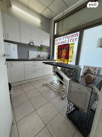 חנויות/ שטח מסחרי, ויצמן, הפרחים, כפר סבא