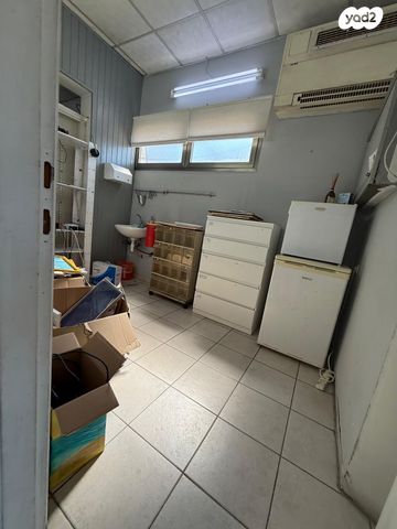 חנויות/ שטח מסחרי, ויצמן, הפרחים, כפר סבא