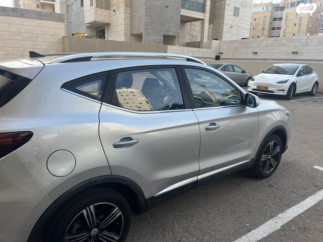 מודעת רכב אם ג'י ZS