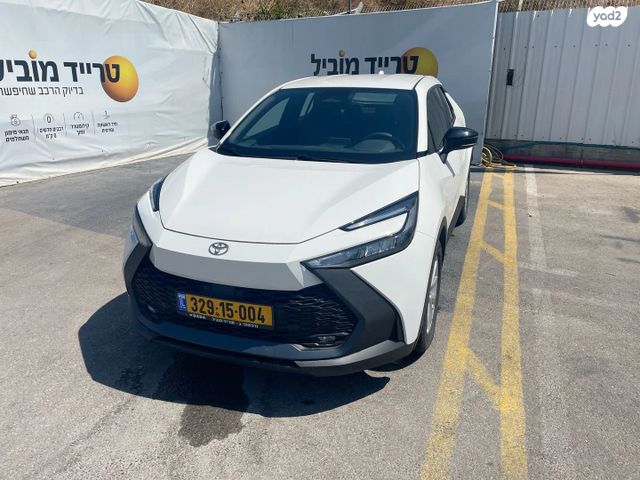 מודעת רכב טויוטה C-HR