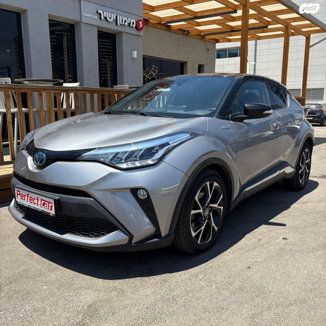 מודעת רכב טויוטה C-HR