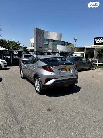 מודעת רכב טויוטה C-HR 2