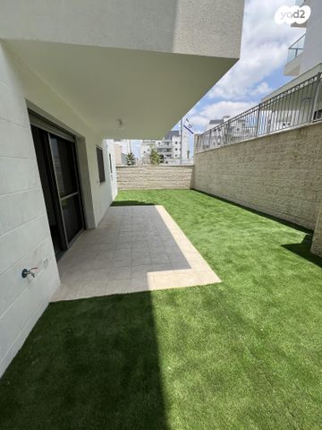 אפרים קציר 5