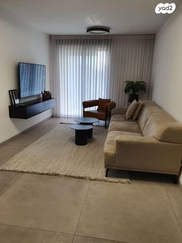 קרן היסוד 15