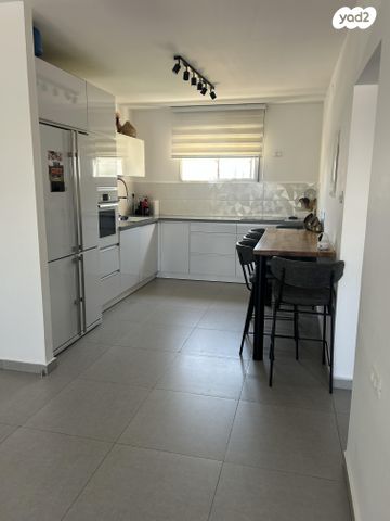 גג/ פנטהאוז, חמדיה 8, קרית גנים, ראשון לציון