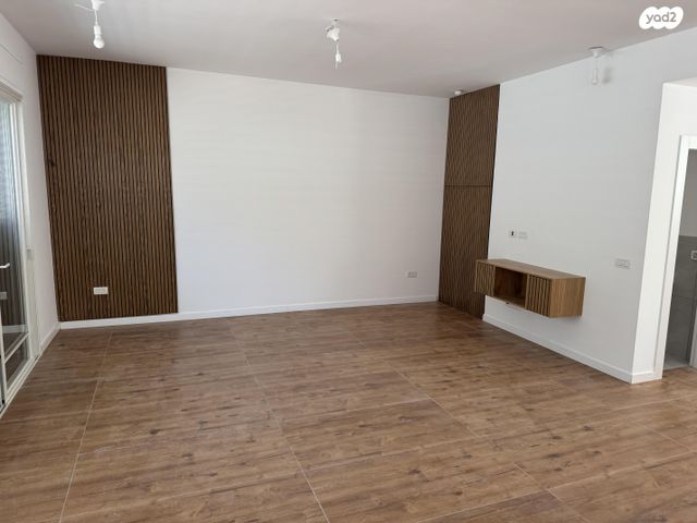 בית פרטי/ קוטג', הראשונים 17, המושבה, בנימינה גבעת עדה