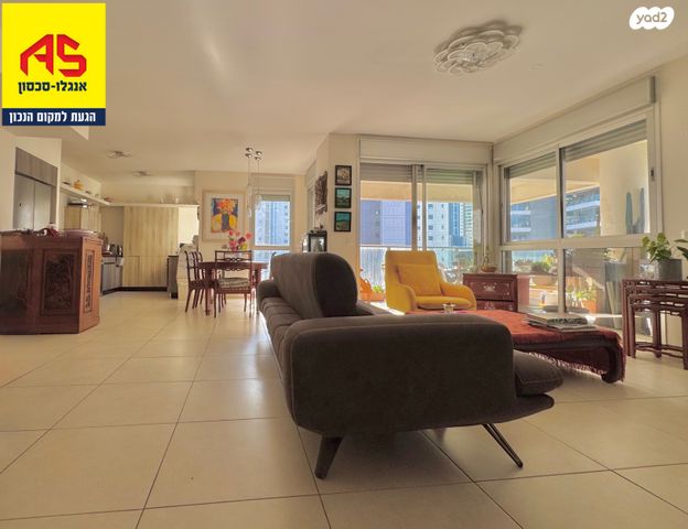 דירה, דודו דותן, עיר ימים, נתניה