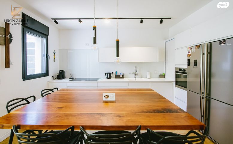 דירת גן, נלי זקס, פסגות אפק, ראש העין