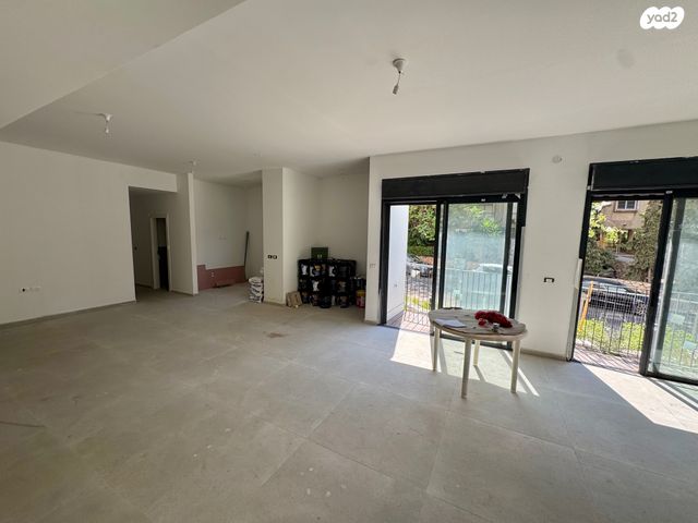 דירת גן, הדר, רמת השרון