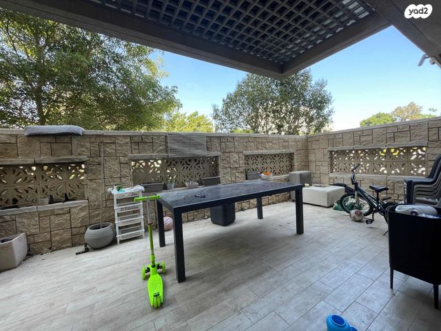 שקמים ואגמים