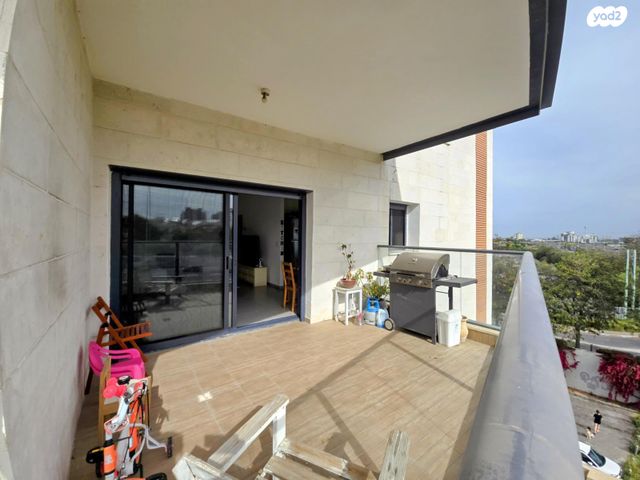 דירה, החורש, 2008, רעננה