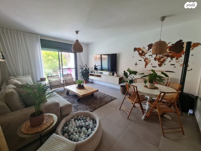 דירת גן, השקד 10, נופי החורש, מבשרת ציון