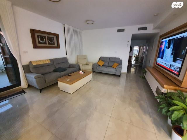 גג/ פנטהאוז, אבנר חי שאקי, גילה, ירושלים