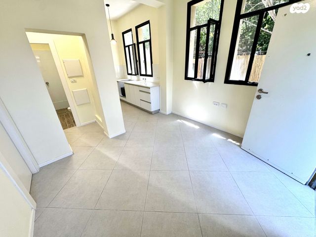 דירת גן, חסידי האומות 6, מכללת תל אביב יפו, דקר, תל אביב יפו