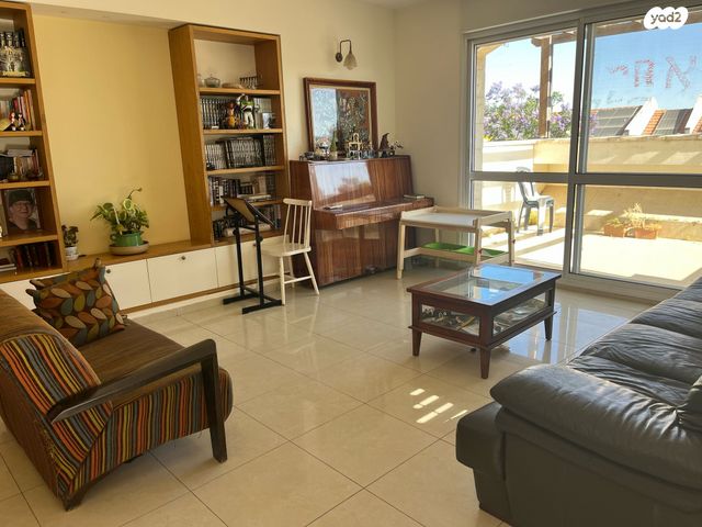 דירה, אלעזר