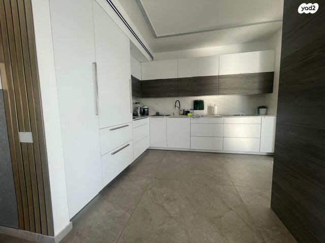 דירה, שדרות העצמאות 1, בת ים