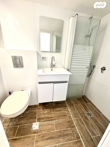 דירת גן, חסידי האומות 6, מכללת תל אביב יפו, דקר, תל אביב יפו