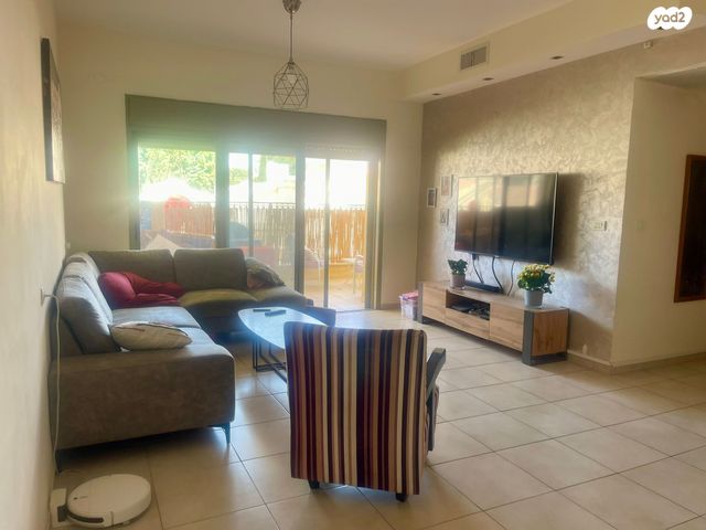 דירה, חלומות זכרון, זכרון יעקב