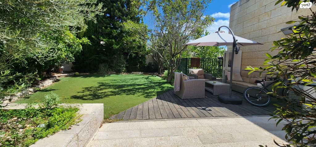 דירת גן, יעקב צור, גבעת משואה, ירושלים