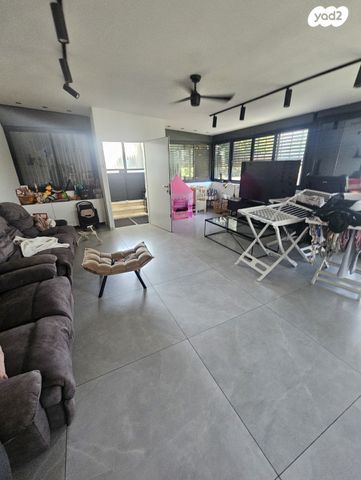 דירת גן, נחליאלי, נווה מנחם, גבעת זאב