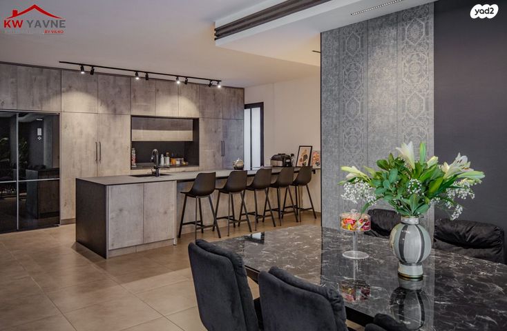 דירה, רחל המשוררת, נאות שמיר, יבנה