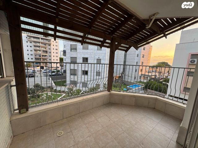 דירה, קרית אתא