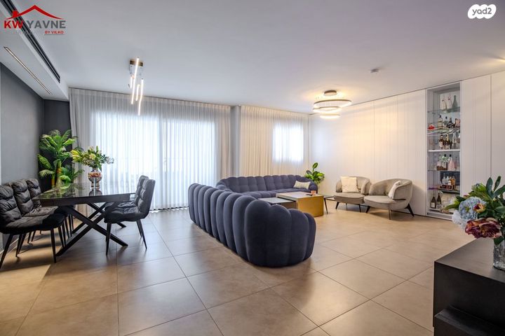 דירה, רחל המשוררת, נאות שמיר, יבנה