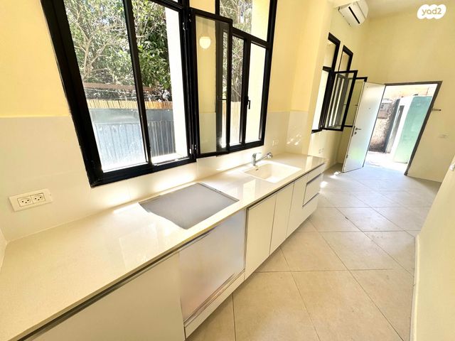 דירת גן, חסידי האומות 6, מכללת תל אביב יפו, דקר, תל אביב יפו