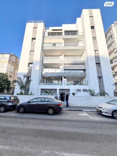 א.ד. גורדון 24