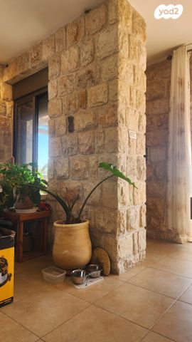 בית פרטי/ קוטג', לבנים