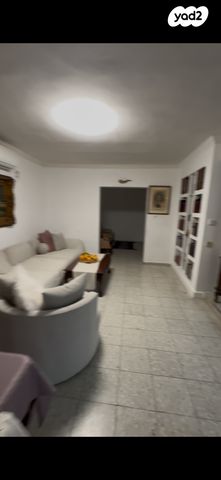 דירת גן, שדרות הנצי"ב, הפועל המזרחי ג', שיכון ג', בני ברק