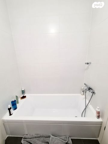 דירה, אסף, חרוזים, רמת גן