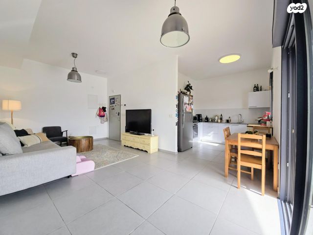 דירה, החורש, 2008, רעננה