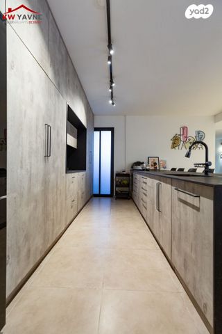 דירה, רחל המשוררת, נאות שמיר, יבנה