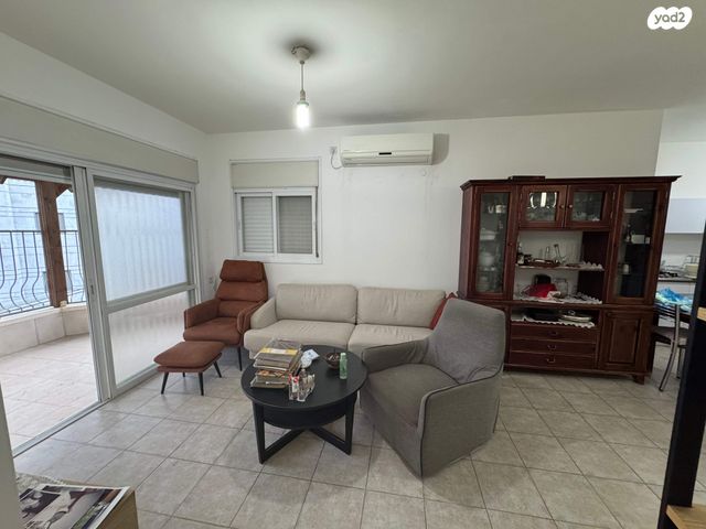 דירה, קרית אתא