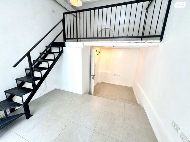 דירת גן, חסידי האומות 6, מכללת תל אביב יפו, דקר, תל אביב יפו