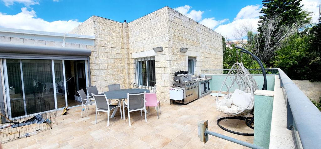 דירת גן, יעקב צור, גבעת משואה, ירושלים