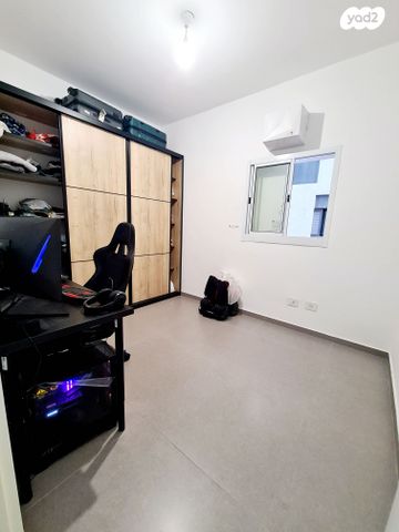 דירה, אסף, חרוזים, רמת גן