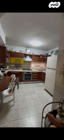 דירת גן, שדרות הנצי"ב, הפועל המזרחי ג', שיכון ג', בני ברק