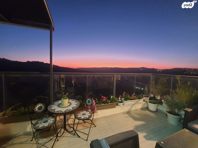 גג/ פנטהאוז, אבנר חי שאקי, גילה, ירושלים