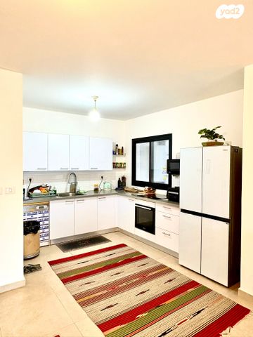 דירה, הפרחים, חריש