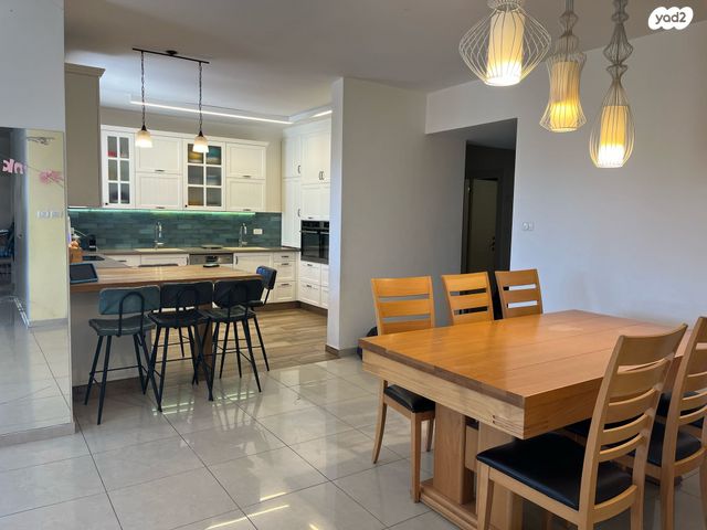 דירה, אלעזר