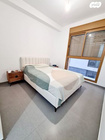 דירה, אסף, חרוזים, רמת גן