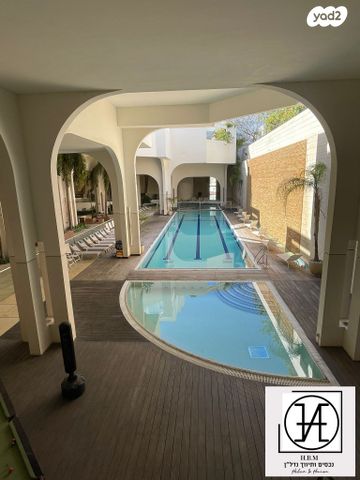 דופלקס, אלכסנדר סשה ארגוב, המשתלה, תל אביב יפו