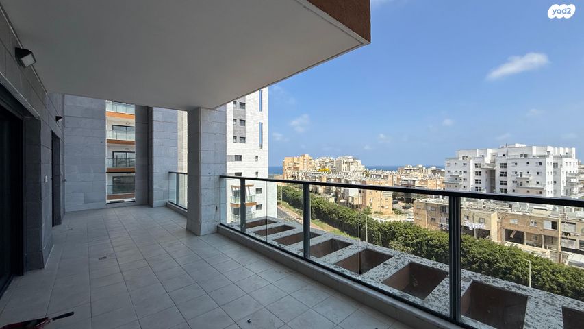 דירה, הרב הרצוג 8, צפון מערב מרכז העיר, נתניה