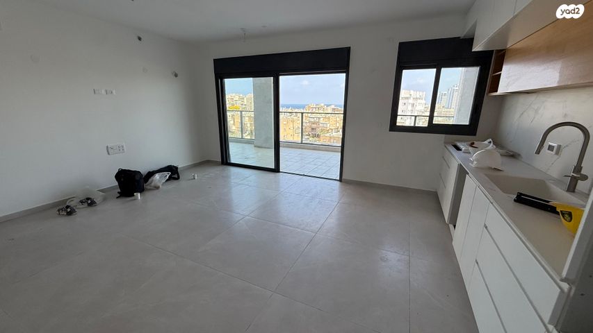 דירה, הרב הרצוג 8, צפון מערב מרכז העיר, נתניה