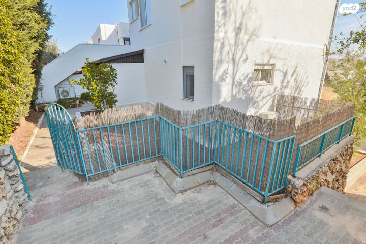 דירת גן, הפסגה 27, אריאל