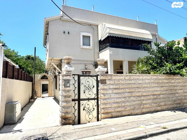 דירת גן, חסידי האומות 6, מכללת תל אביב יפו, דקר, תל אביב יפו