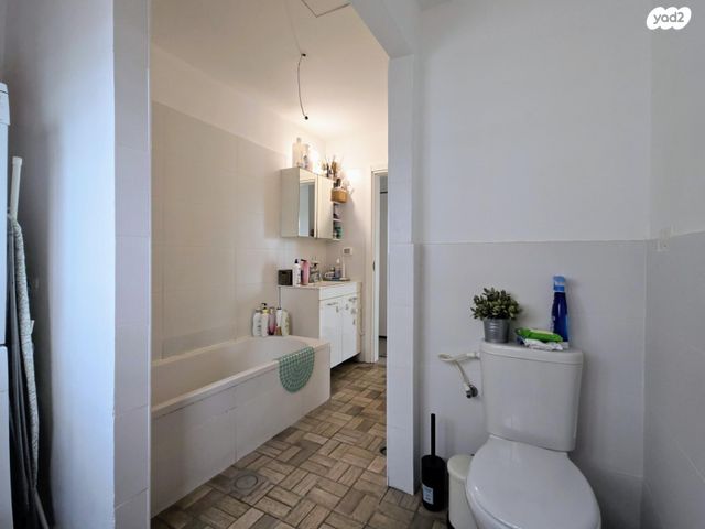 דירה, החורש, 2008, רעננה