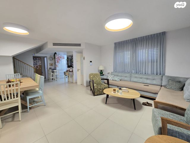 בית פרטי/ קוטג', אחוזת גדרה, גדרה